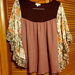 Umgee Mauve top with leopard and floral